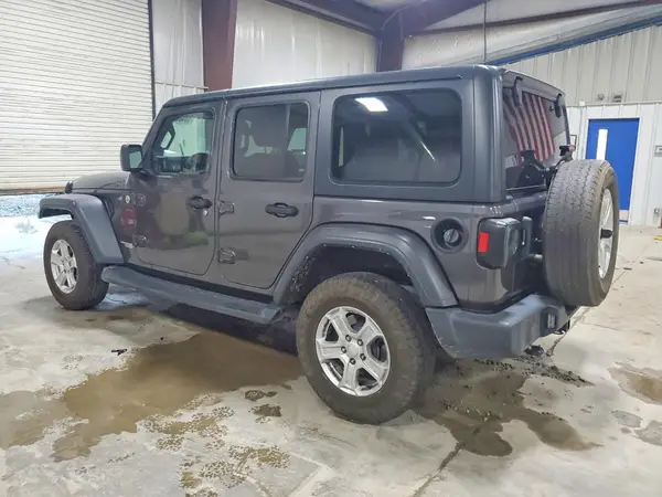 1C4HJXDGXMW822470 — 2021 Jeep Wrangler, фото 2 с аукциона Copart 07.10.2026, Пожар двигателя