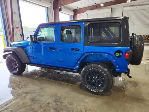 1C4HJXDM2MW696076 — 2021 Jeep Wrangler, фото 2 с аукциона Copart, Задняя часть
