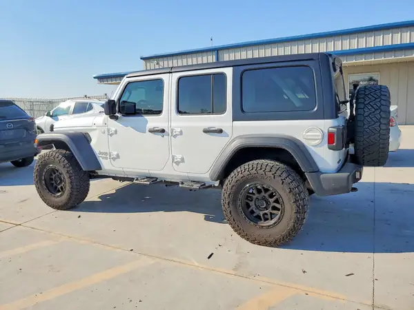 1C4HJXDN5MW616522 — 2021 Jeep Wrangler, фото 2 с аукциона Copart, Передняя часть