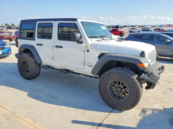 1C4HJXDN5MW616522 — 2021 Jeep Wrangler, фото 4 с аукциона Copart, Передняя часть