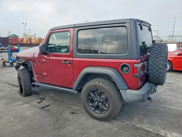 1C4HJXAG7MW626992 — 2021 Jeep Wrangler, фото 2 с аукциона Copart, Передняя часть