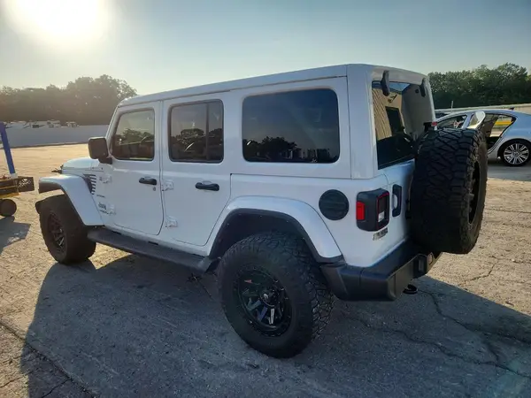 1C4HJXEN4NW195263 — 2022 Jeep Wrangler, фото 2 с аукциона Copart, Передняя часть