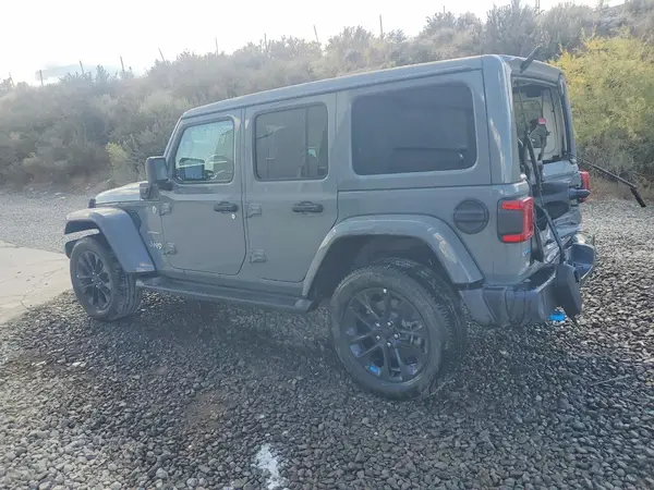 1C4JJXP65NW127836 — 2022 Jeep Wrangler, фото 2 с аукциона Copart, Задняя часть