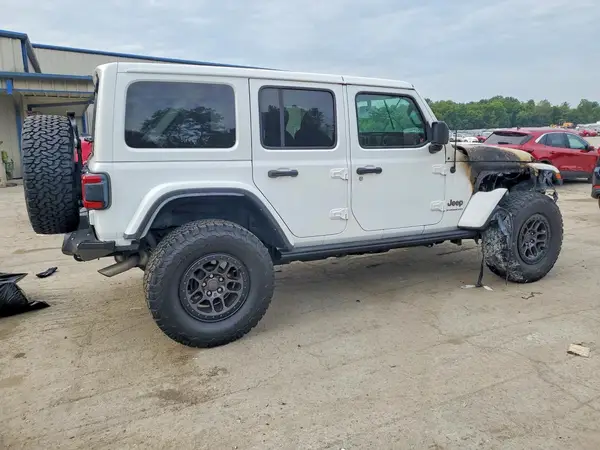 1C4JJXFG4PW550744 — 2023 Jeep Wrangler, фото 3 с аукциона Copart 01.10.2026, Пожар двигателя