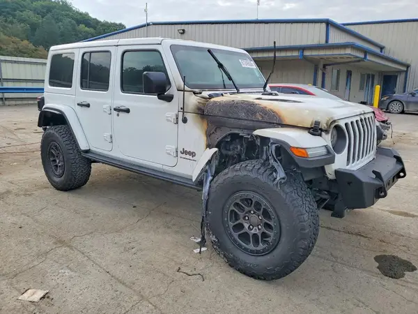 1C4JJXFG4PW550744 — 2023 Jeep Wrangler, фото 4 с аукциона Copart 01.10.2026, Пожар двигателя