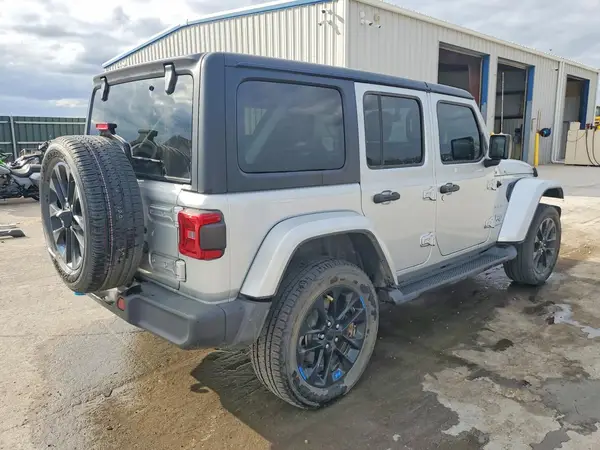 1C4JJXP69PW608885 — 2023 Jeep Wrangler, фото 3 с аукциона Copart, Передняя часть
