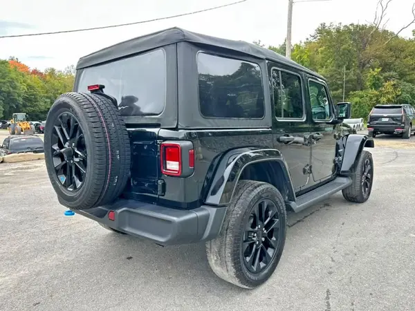 1C4JJXP6XPW596973 — 2023 Jeep Wrangler, фото 3 с аукциона Copart 14.10.2026, Мелкие вмятины и царапины