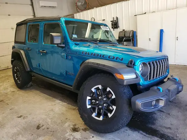 1C4RJXR6XRW249825 — 2024 Jeep Wrangler, фото 4 с аукциона Copart, Передняя часть