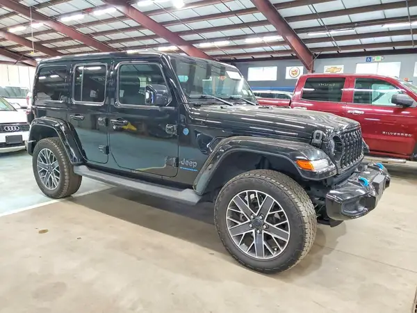 1C4RJXU68RW163212 — 2024 Jeep Wrangler, фото 4 с аукциона Copart, Подтопление