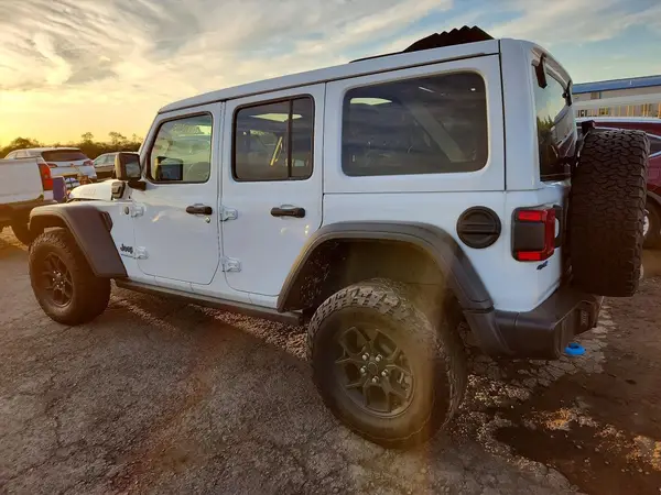 1C4RJXN68RW165931 — 2024 Jeep Wrangler, фото 2 с аукциона Copart, Передняя часть