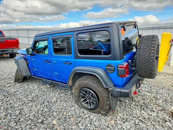 1C4RJXFG0SW633731 — 2025 Jeep Wrangler, фото 2 с аукциона Copart, Передняя часть