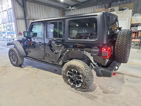 1C4PJXFN5SW527779 — 2025 Jeep Wrangler, фото 2 с аукциона Copart, Задняя часть