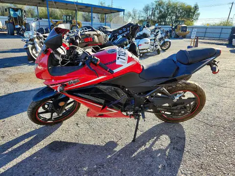 JKAEXMJ10CDAB7841 — 2012 Kawasaki EX250, фото 3 с аукциона Copart 06.10.2026, Мелкие вмятины и царапины