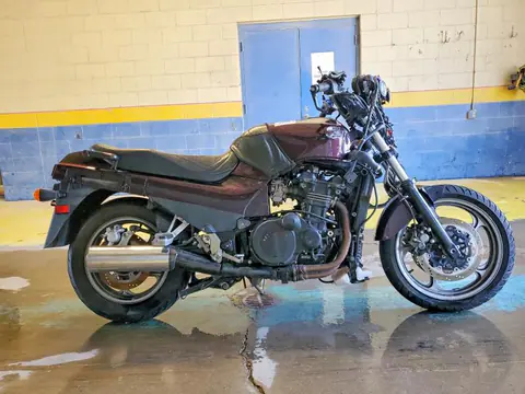 JKAZGCA15XB512759 — 1999 Kawasaki ZG1000, Передняя часть (Front End), фото до ремонта