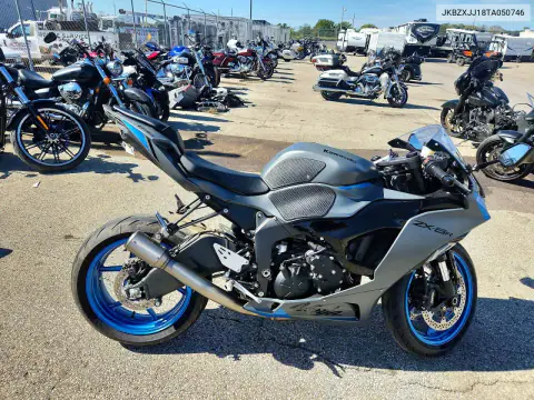 JKBZXJJ18TA050746 — 2026 Kawasaki Zx, Задняя часть, фото до ремонта