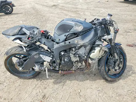 JKBZXJJ15SA023812 — 2025 Kawasaki ZX636, Боковая часть (Side), фото до ремонта
