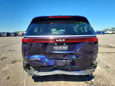 KNDNB4H35P6278048 — 2023 Kia Carnival, Задняя часть, фото до ремонта