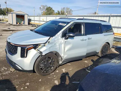 KNDNE5K36S6506380 — 2025 Kia Carnival, Задняя часть, фото до ремонта