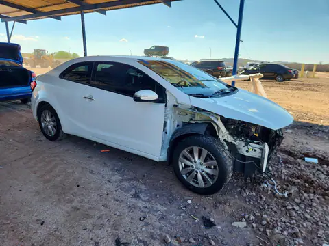 KNAFX6A86E5185479 — 2014 Kia Forte KOUP, фото 4 с аукциона Copart 13.10.2026, Передняя часть