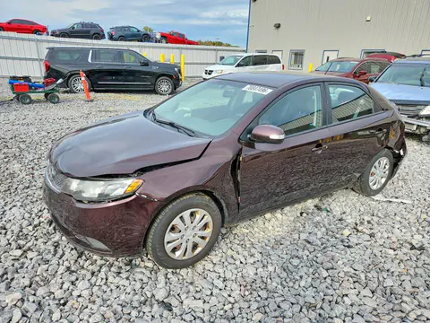 KNAFU4A22A5310741 — 2010 Kia Forte, Задняя часть (Rear End), фото до ремонта