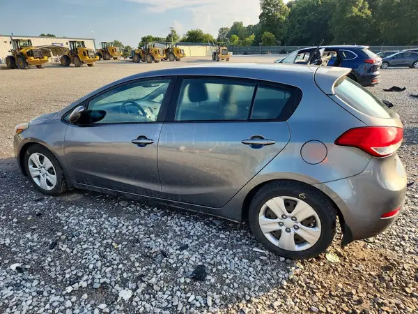 KNAFK5A86G5638401 — 2016 Kia Forte, фото 2 с аукциона Copart, Передняя часть