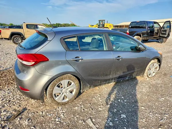 KNAFK5A86G5638401 — 2016 Kia Forte, фото 3 с аукциона Copart, Передняя часть