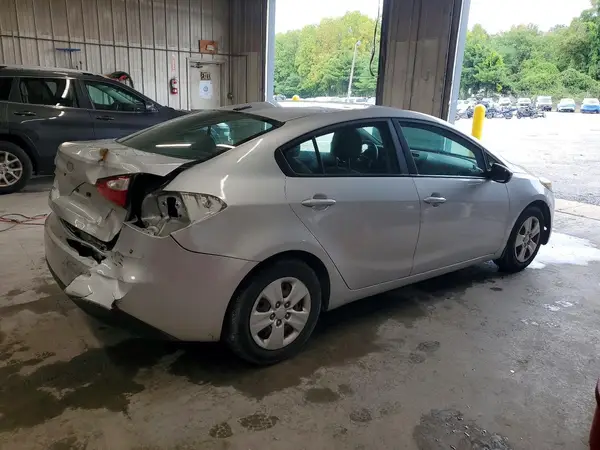 KNAFK4A60G5530932 — 2016 Kia Forte, фото 3 с аукциона Copart, Задняя часть