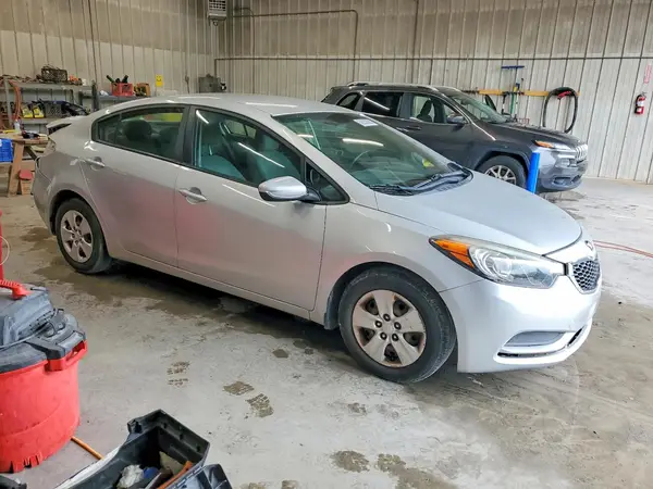KNAFK4A60G5530932 — 2016 Kia Forte, фото 4 с аукциона Copart, Задняя часть