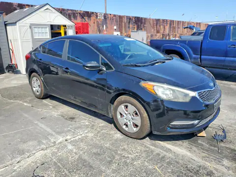 KNAFK4A60G5619285 — 2016 Kia Forte, фото 4 с аукциона Copart 30.09.2026, Вандализм