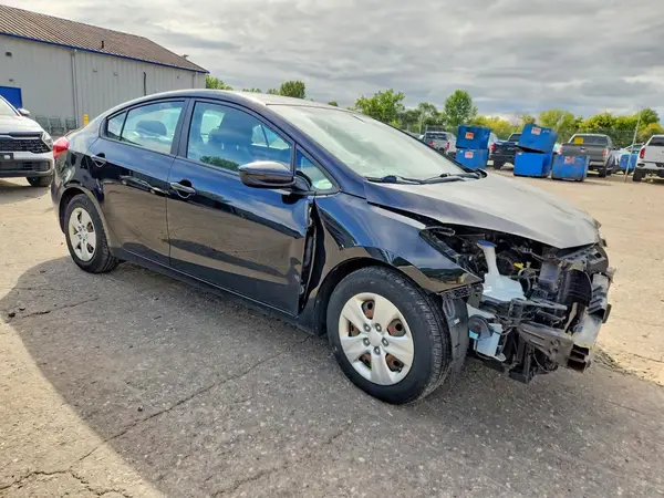 KNAFK4A6XG5612974 — 2016 Kia Forte, фото 4 с аукциона Copart, Передняя часть