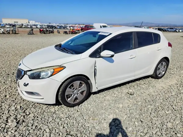 KNAFK5A87G5604760 — 2016 Kia Forte, Задняя часть (Rear End), фото до ремонта