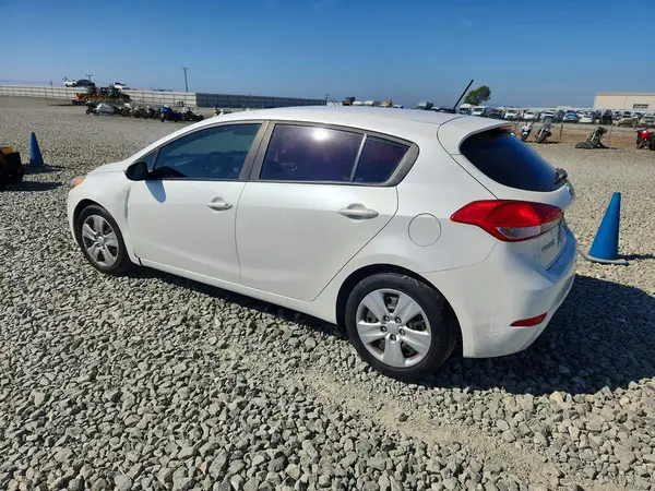 KNAFK5A87G5604760 — 2016 Kia Forte, фото 2 с аукциона Copart, Задняя часть