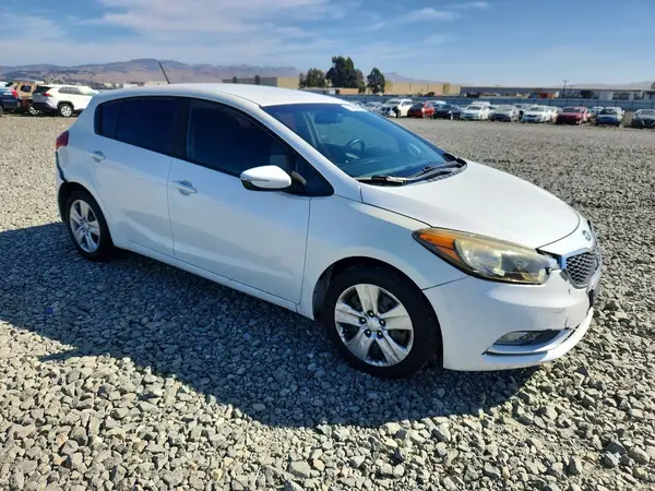 KNAFK5A87G5604760 — 2016 Kia Forte, фото 4 с аукциона Copart, Задняя часть