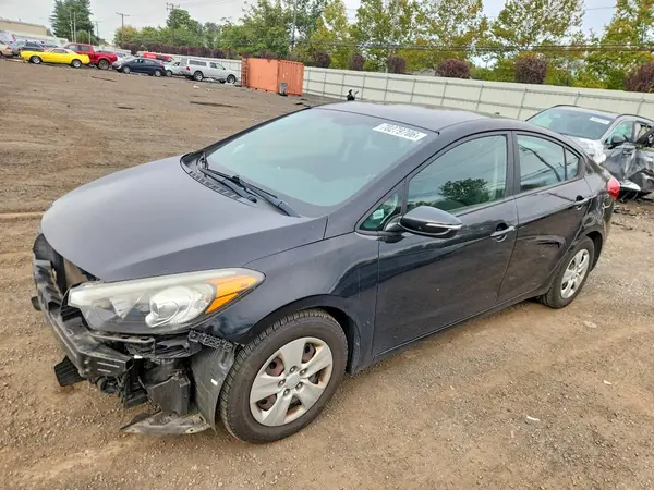 KNAFX4A68G5541355 — 2016 Kia Forte, Боковая часть (Side), фото до ремонта