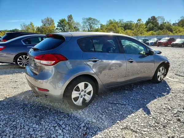 KNAFK5A86G5648796 — 2016 Kia Forte, фото 3 с аукциона Copart, Передняя часть