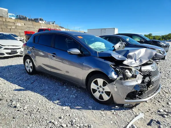KNAFK5A86G5648796 — 2016 Kia Forte, фото 4 с аукциона Copart, Передняя часть