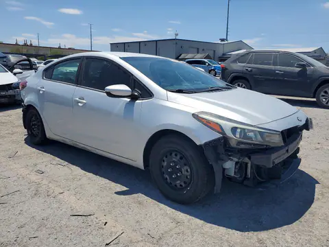 2017 KIA Forte VIN 3KPFK4A75HE141771 фото 4