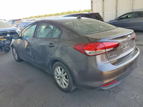2017 KIA Forte VIN 3KPFL4A75HE132923 фото 2