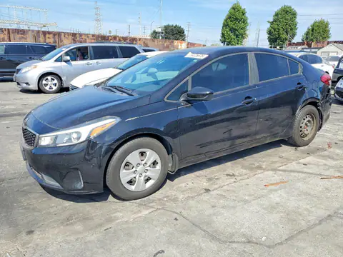 3KPFK4A75HE069177 — 2017 Kia Forte, Задняя часть (Rear End), фото до ремонта