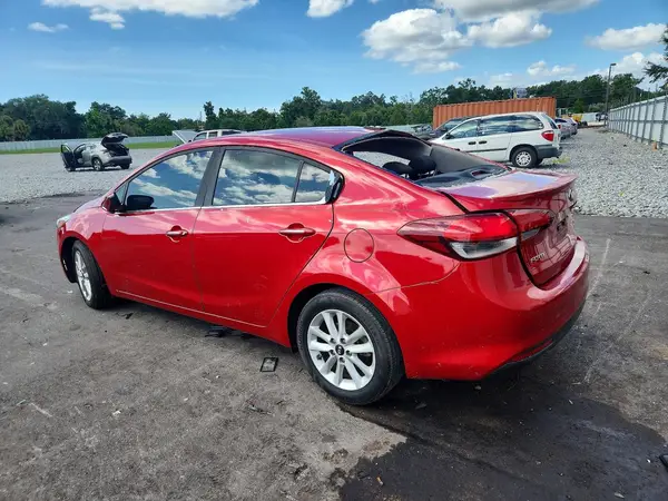 3KPFL4A72HE070221 — 2017 Kia Forte, фото 2 с аукциона Copart, Боковая часть