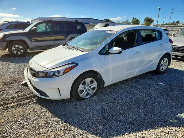 KNAFK5A85H5695268 — 2017 Kia Forte, фото 2 с аукциона Copart 29.09.2026, Передняя часть