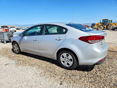 2017 KIA Forte VIN 3KPFK4A77HE061274 фото 2