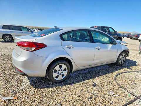 2017 KIA Forte VIN 3KPFK4A77HE061274 фото 3