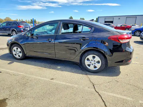 2017 KIA Forte VIN 3KPFL4A73HE012876 фото 2