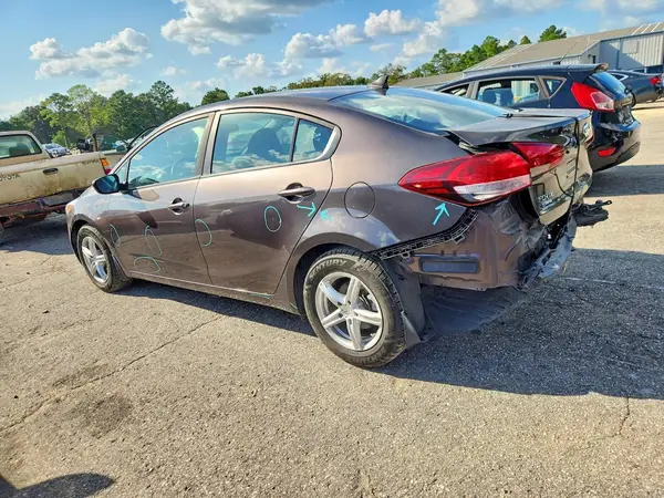 3KPFL4A79HE152981 — 2017 Kia Forte, фото 2 с аукциона Copart, Задняя часть