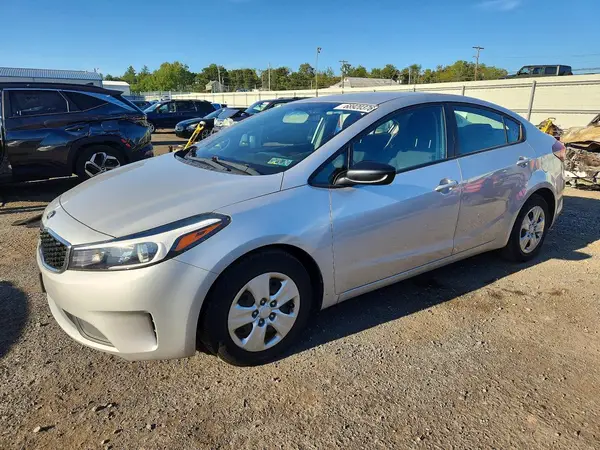 3KPFL4A78HE084950 — 2017 Kia Forte, Вандализм (Vandalism), фото до ремонта