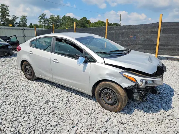 3KPFK4A78HE126472 — 2017 Kia Forte, фото 4 с аукциона Copart, Передняя часть