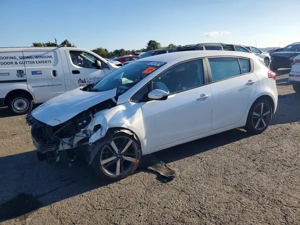 KNAFX5A87H5727817 — 2017 Kia Forte, Передняя часть (Front End), фото до ремонта