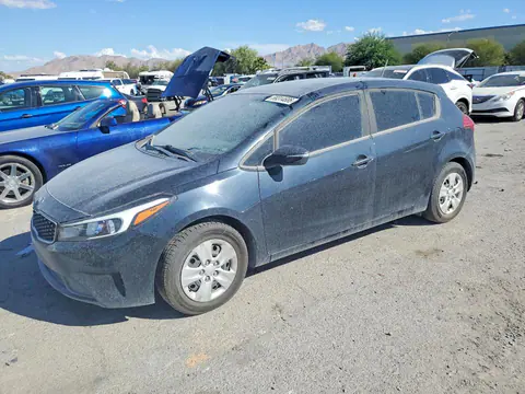 KNAFK5A89H5693555 — 2017 Kia Forte, Вандализм (Vandalism), фото до ремонта