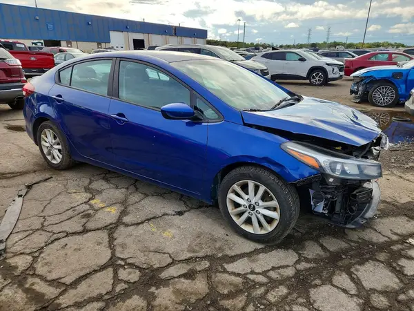 3KPFL4A73HE158159 — 2017 Kia Forte, фото 4 с аукциона Copart 25.09.2026, Передняя часть